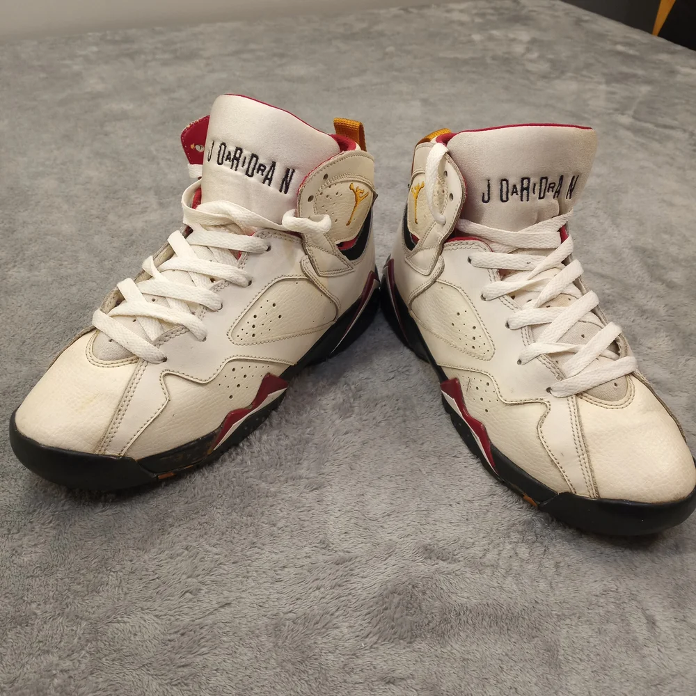 Jordan Men's White and Red Sneakers Size 6Y - Picture 4 of 10